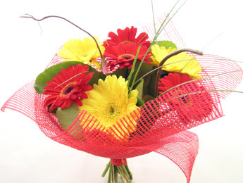 9 adet gerbera �i�eklerinden buket  Ankara G�lba�� hediye sevgilime hediye �i�ek 