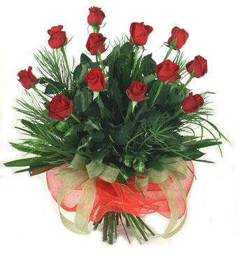 �i�ek yolla 12 adet kirmizi g�l buketi  �i�ek sipari�i G�lba�� �i�ek�iler 