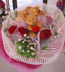 3 adet pelus ayicik ve 3 adet yapay g�l  G�lba�� �i�ek yolla , �i�ek g�nder , �i�ek�i  