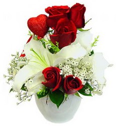 5 adet kirmizi g�l 1 adet kazablanka �i�egi  G�lba�� �i�ek�i g�venli kaliteli h�zl� �i�ek 