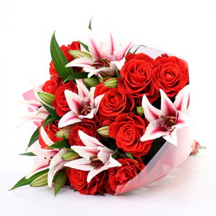  Ankara �i�ek�i G�lba�� �nternetten �i�ek sipari�i  3 dal kazablanka ve 11 adet k�rm�z� g�l