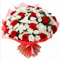 11 adet k�rm�z� g�l ve beyaz k�r �i�e�i  G�lba�� �i�ek sipari�i yurti�i ve yurtd��� �i�ek sipari�i 