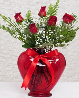 Kalp i�erisinde 5 adet k�rm�z� g�l  G�lba�� anneler g�n� �i�ek yolla 