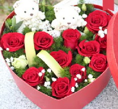 2 adet ay�c�k 9 k�rm�z� g�l kalp i�erisinde  G�lba�� �i�ek sipari�i yurti�i ve yurtd��� �i�ek sipari�i 