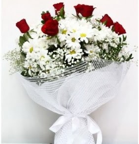 9 adet k�rm�z� g�l ve papatyalar buketi  G�lba�� �i�ek yolla , �i�ek g�nder , �i�ek�i  