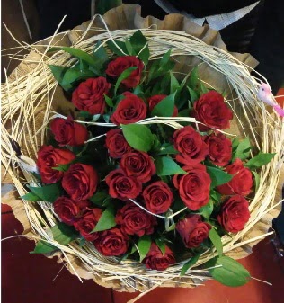 Ku� yuval� k�z isteme buketi 21 adet g�l  G�lba�� �i�ek yolla , �i�ek g�nder , �i�ek�i  