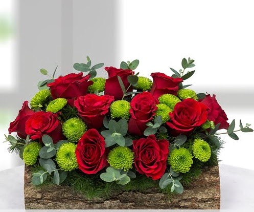 Silindir k�t�kte 11 k�rm�z� g�l ve krizantem  G�lba�� �i�ek sipari�i yurti�i ve yurtd��� �i�ek sipari�i 