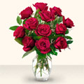  Ankara Gölbaşı çiçekçi uluslararası çiçek gönderme  10 adet gül cam yada mika vazo da