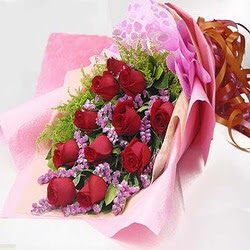11 adet kirmizi g�l ve kir �i�ekleri  G�lba�� �i�ek sipari�i yurti�i ve yurtd��� �i�ek sipari�i 
