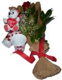 1 adet g�l buketi , 2 li kupa ve Ilove you ayicik