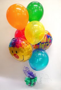  Ankaradaki �i�ek�iler G�lba�� cicek , cicekci  17 adet u�an balon ve k���k kutuda �ikolata