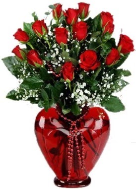 Cam kalp içerisinde 15 kırmızı gül  Gölbaşına çiçek , çiçekçi , çiçekçilik 