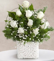 9 beyaz gül vazosu  Ankara Gölbaşı hediye sevgilime hediye çiçek 
