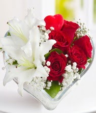 1 kazablanka 5 kırmızı gül kalpte  Gölbaşı çiçek yolla , çiçek gönder , çiçekçi  